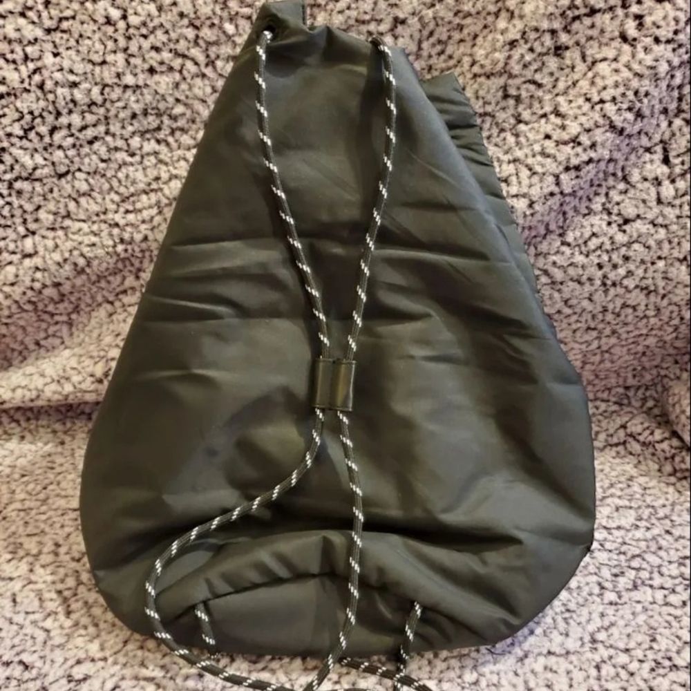 PINK VS Drawstring Backpack - Picture 7 of 9